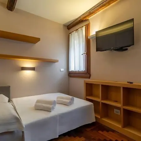 Trastevere Petite Escape * Rome