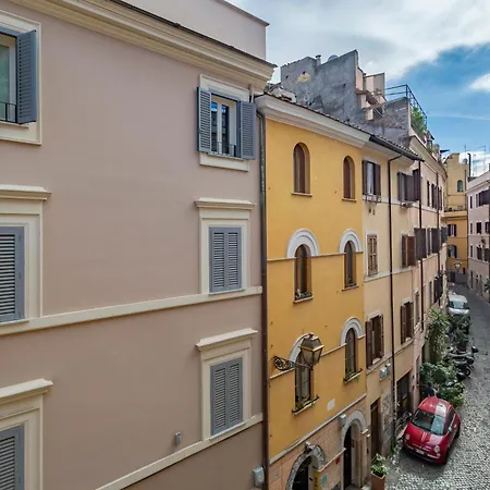 Trastevere Petite Escape